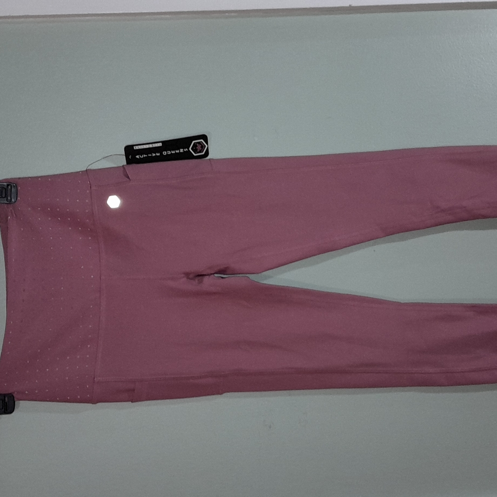 NWT ACTIVE QUEENS YOGA PANTS XSMALL